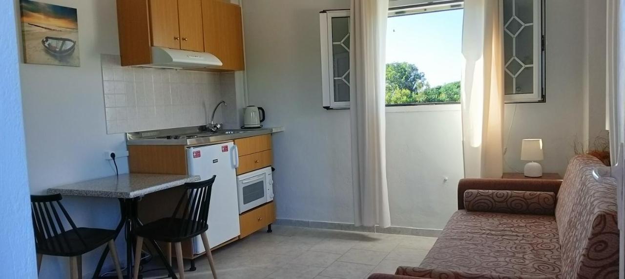 Alonaki Bay Apartment Halikounas ภายนอก รูปภาพ