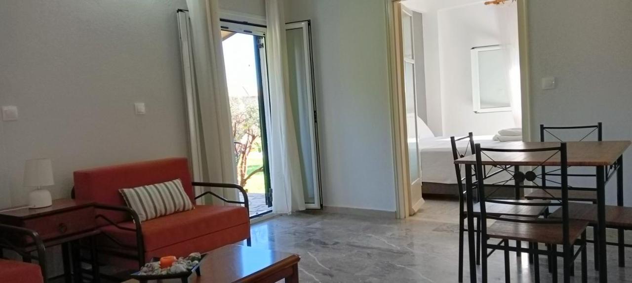 Alonaki Bay Apartment Halikounas ภายนอก รูปภาพ