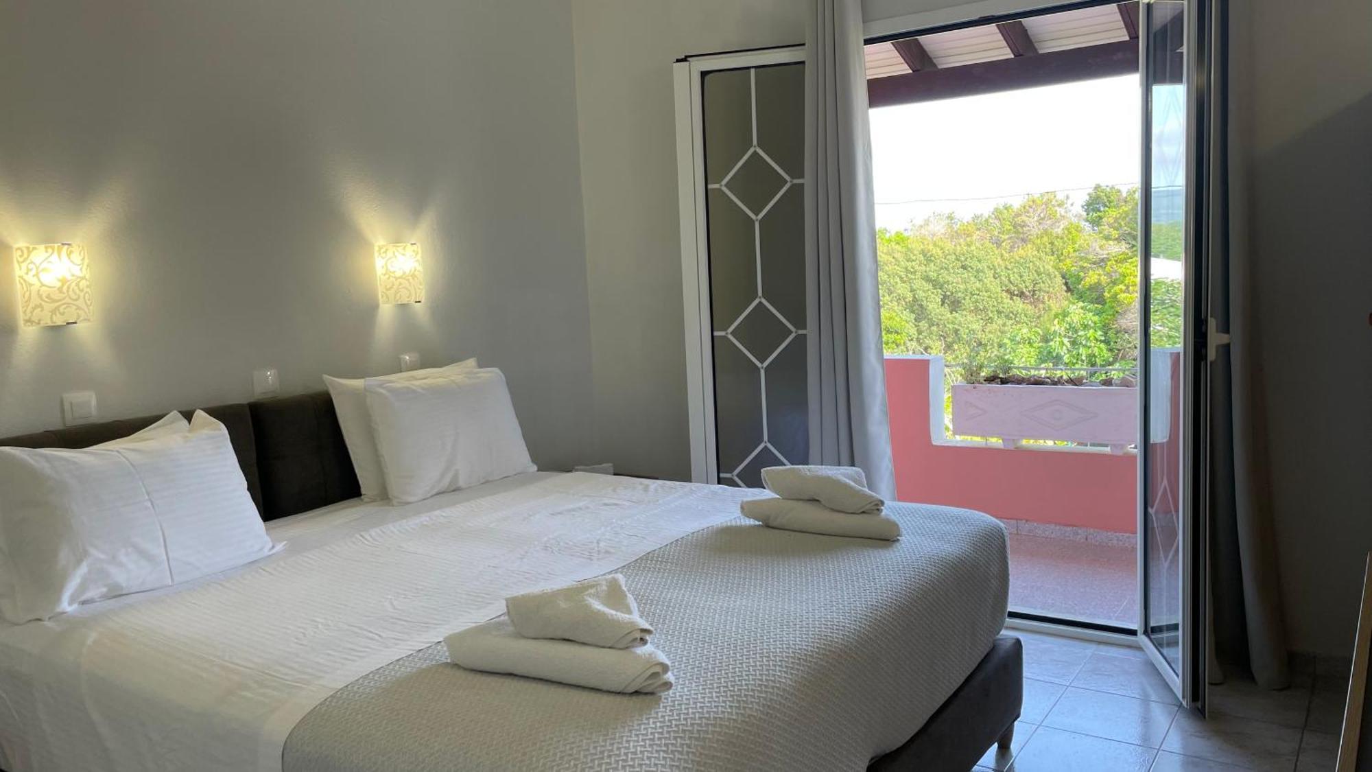 Alonaki Bay Apartment Halikounas ภายนอก รูปภาพ
