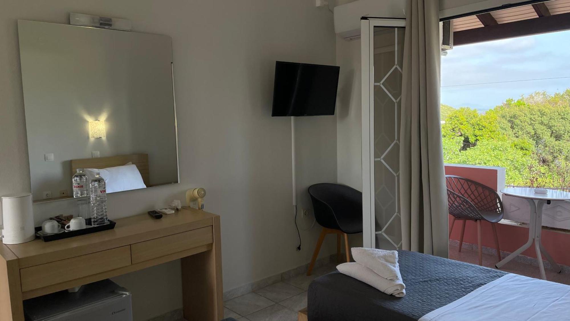 Alonaki Bay Apartment Halikounas ภายนอก รูปภาพ