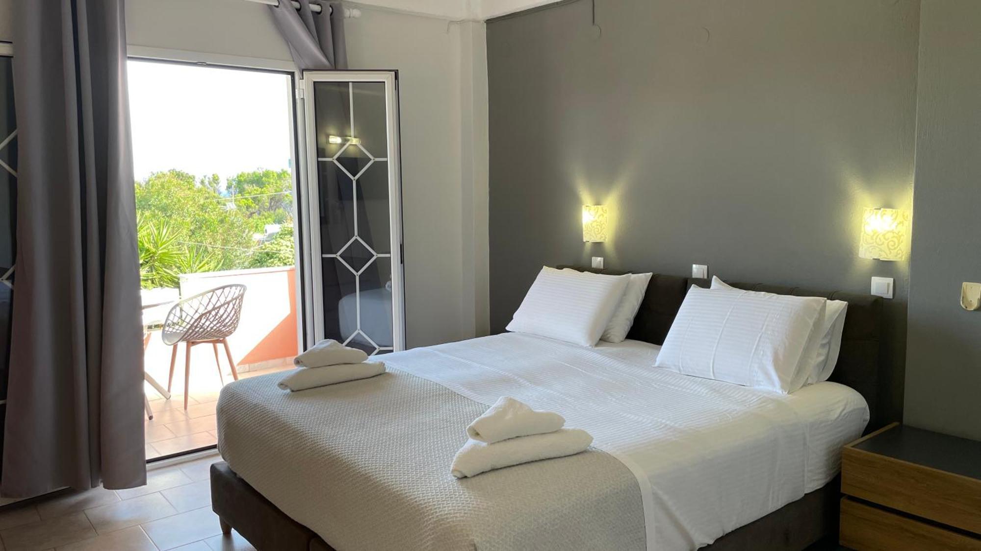 Alonaki Bay Apartment Halikounas ภายนอก รูปภาพ