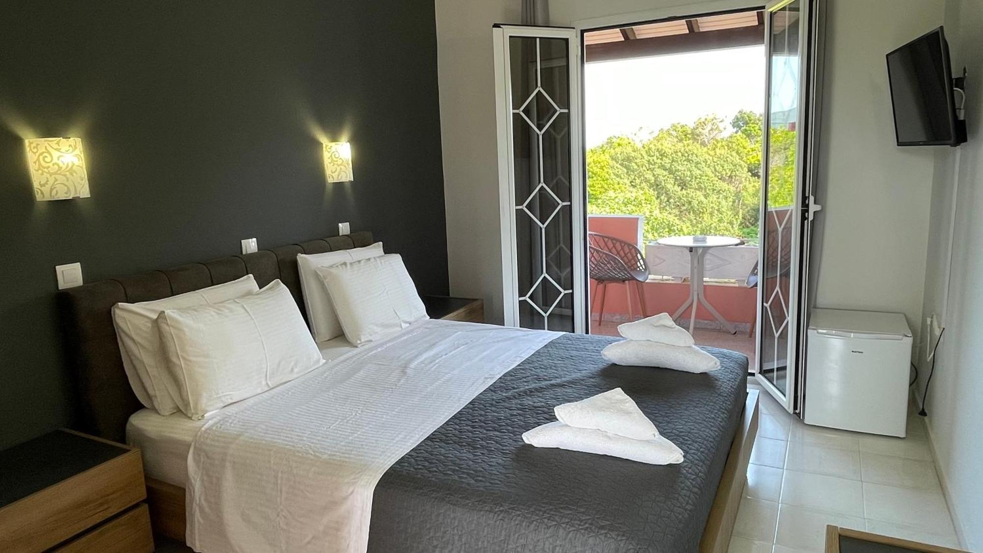 Alonaki Bay Apartment Halikounas ภายนอก รูปภาพ