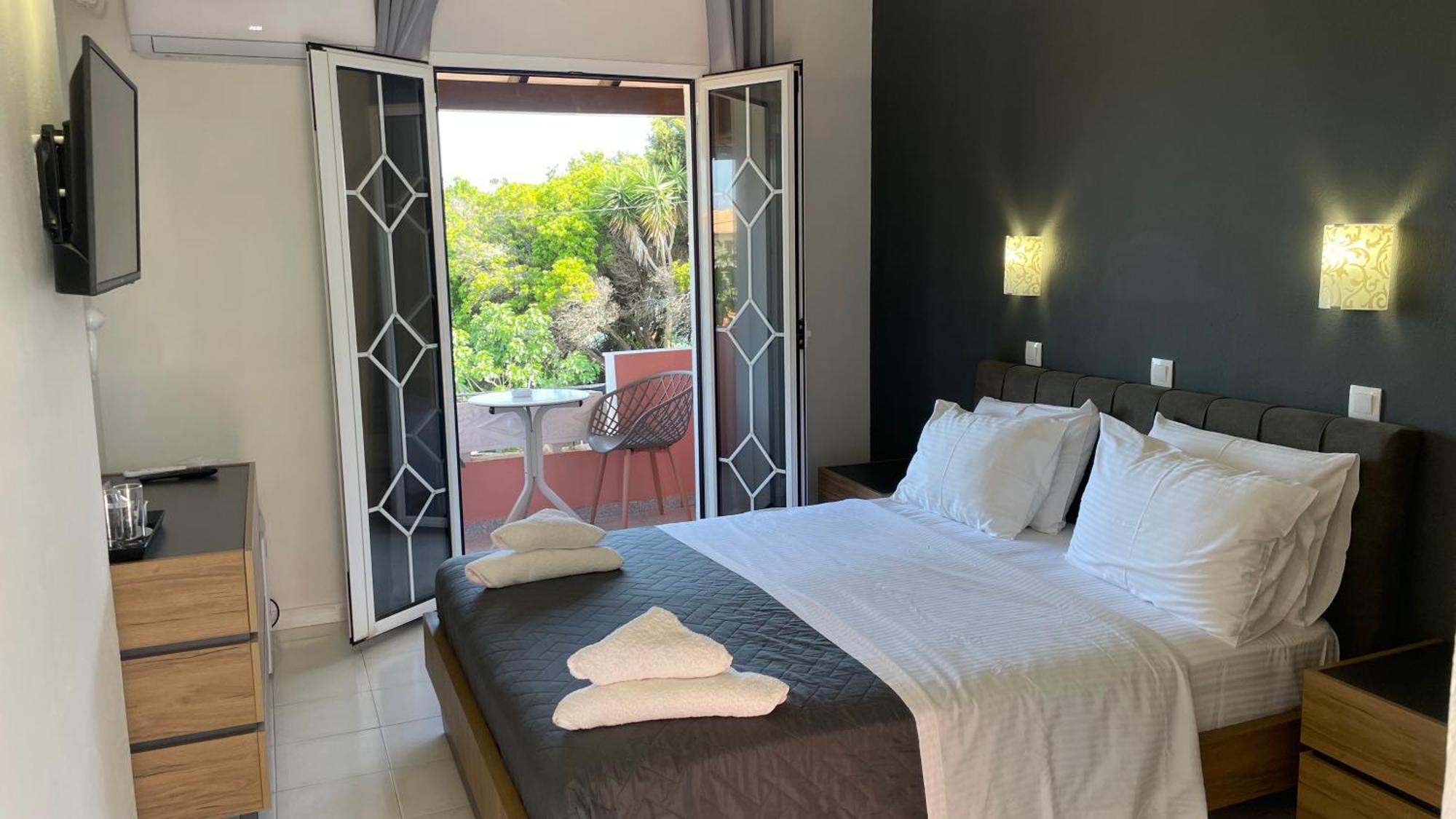 Alonaki Bay Apartment Halikounas ภายนอก รูปภาพ