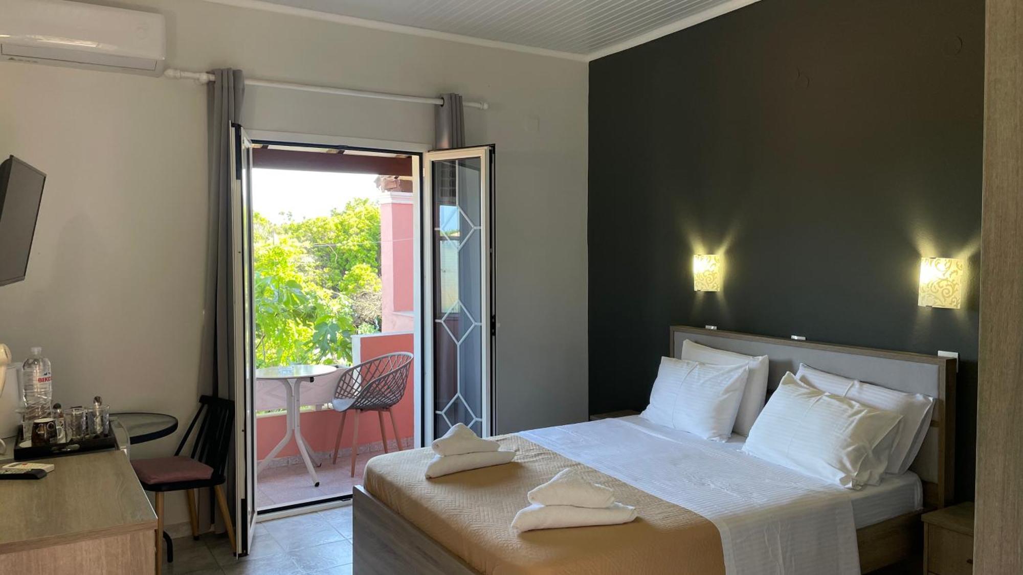 Alonaki Bay Apartment Halikounas ภายนอก รูปภาพ